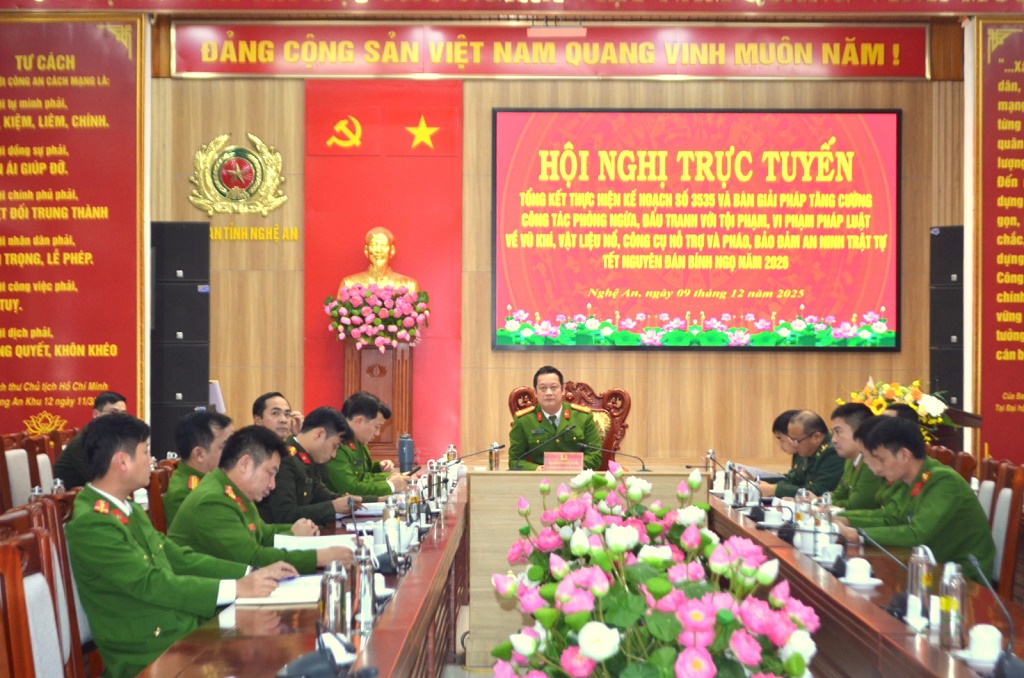 Tại điểm cầu Công an Nghệ An