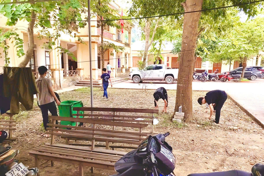 Lao động công ích giúp các em nhận thức rõ hơn trách nhiệm bản thân đối với cộng đồng