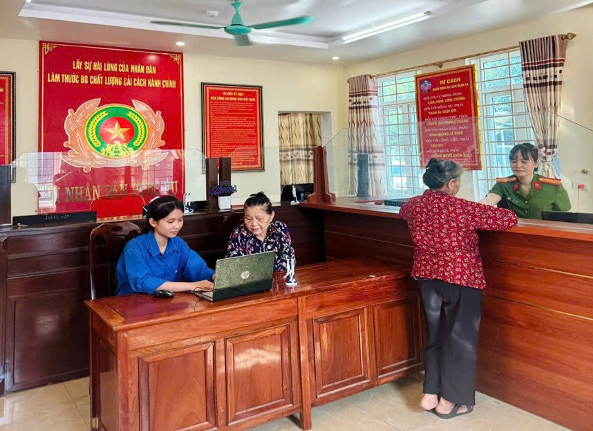 Ngay sau khi mô hình chính quyền địa phương 02 cấp vận hành, Bộ phận Một cửa của Công an phường Cửa Lò được hoàn thành và đưa vào sử dụng với mục tiêu phục vụ tối đa lợi ích của người dân trong thực hiện thủ tục hành chính