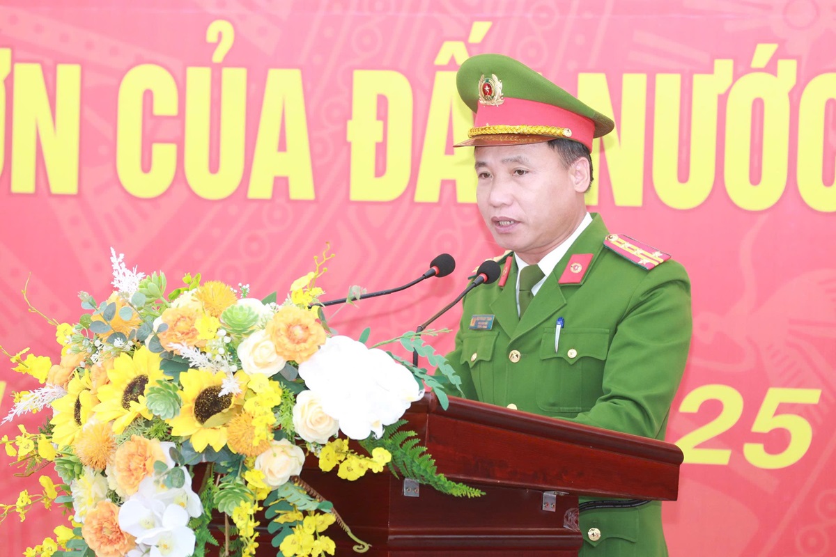 Đồng chí Đại tá Nguyễn Duy Thanh - Phó Giám đốc, Thủ trưởng Cơ quan CSĐT Công an tỉnh phát lệnh ra quân đợt cao điểm