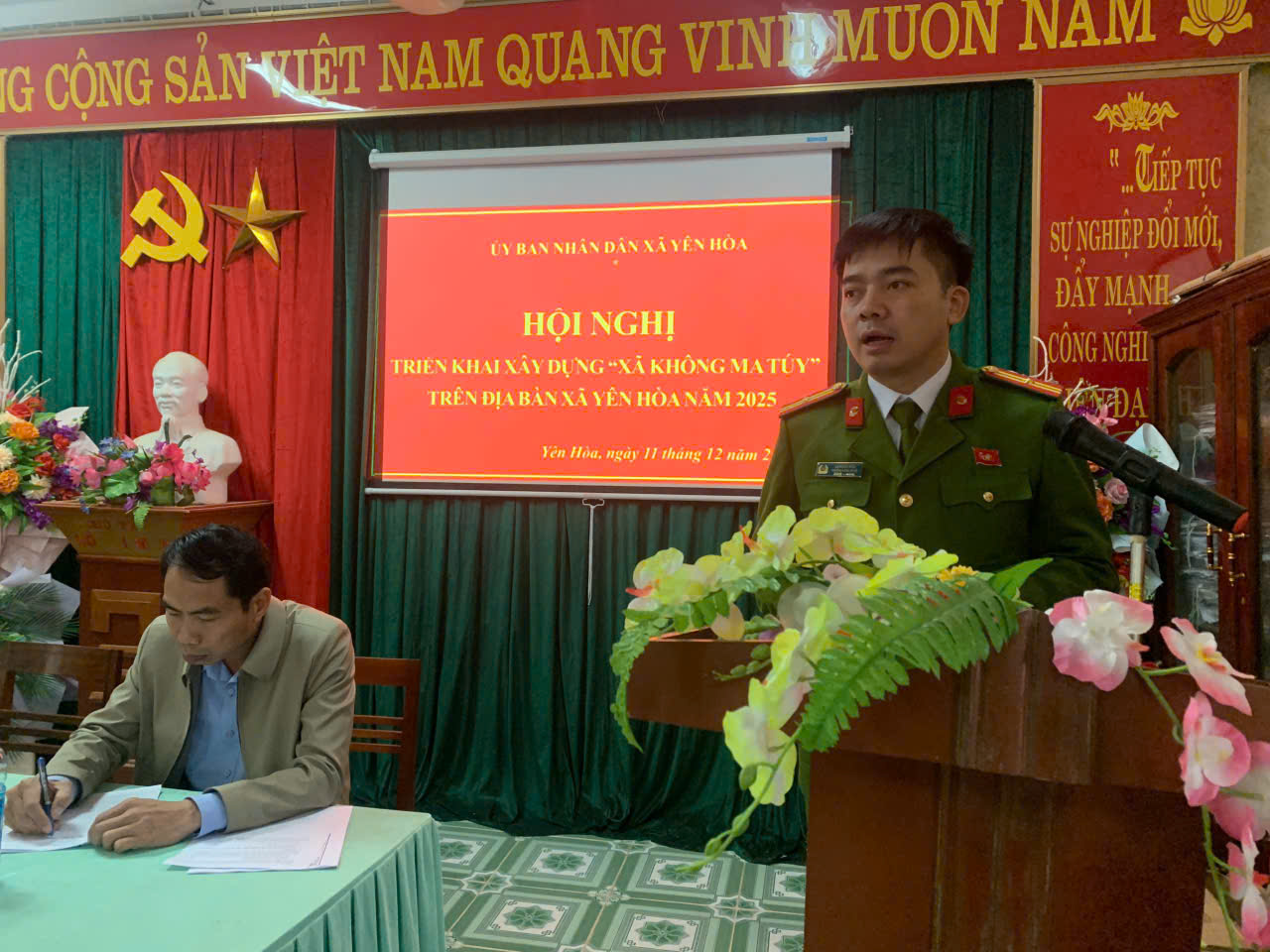 Đại diện Công an xã phát biểu