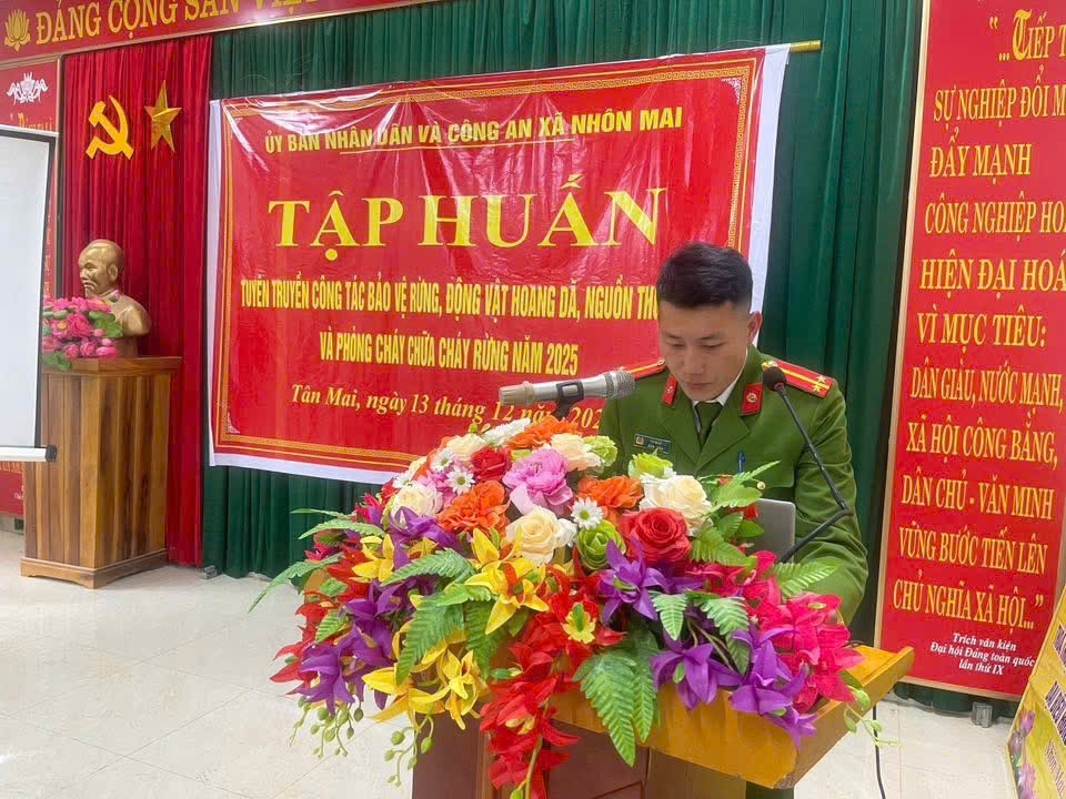 Đại diện Công an xã phát biểu