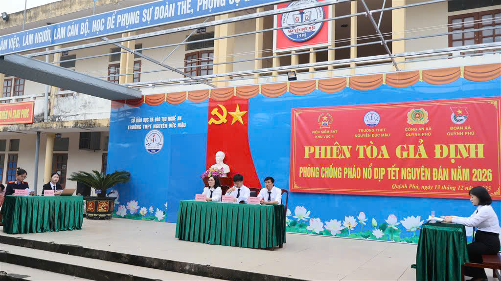 Toàn cảnh phiên tòa