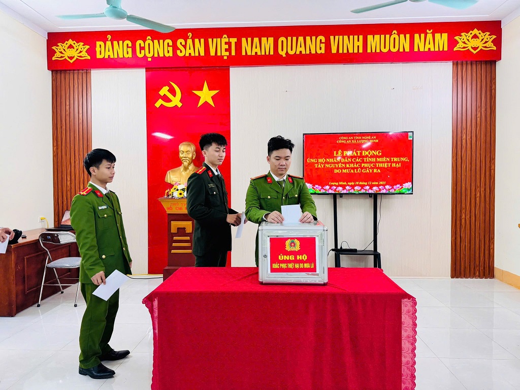 Công an xã Lượng Minh chung tay hướng về đồng bào miền Trung, Tây Nguyên