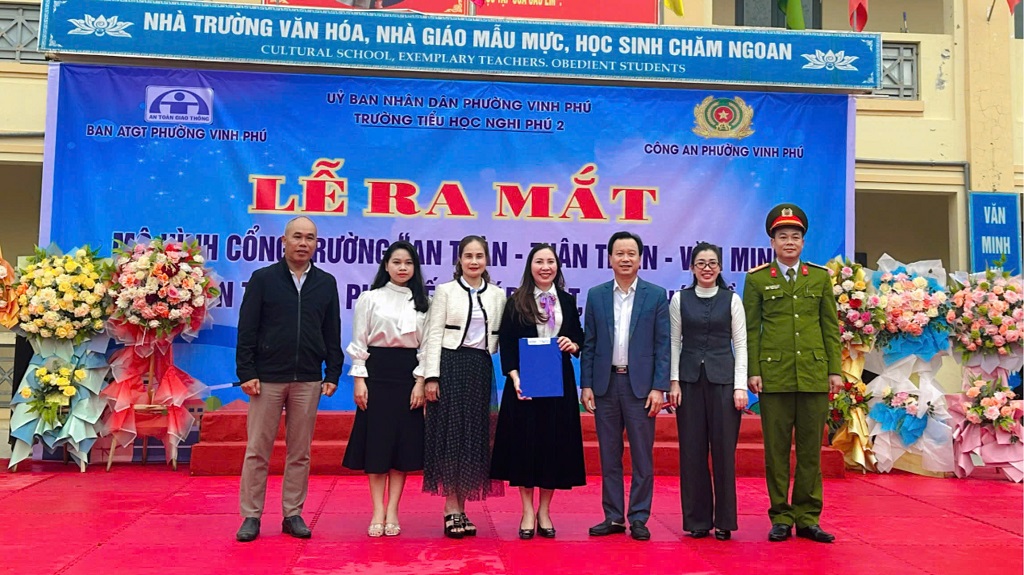 Thành viên Ban chỉ đạo, Tổ tự quản ra mắt mô hình “Cổng trường An toàn giao thông” 