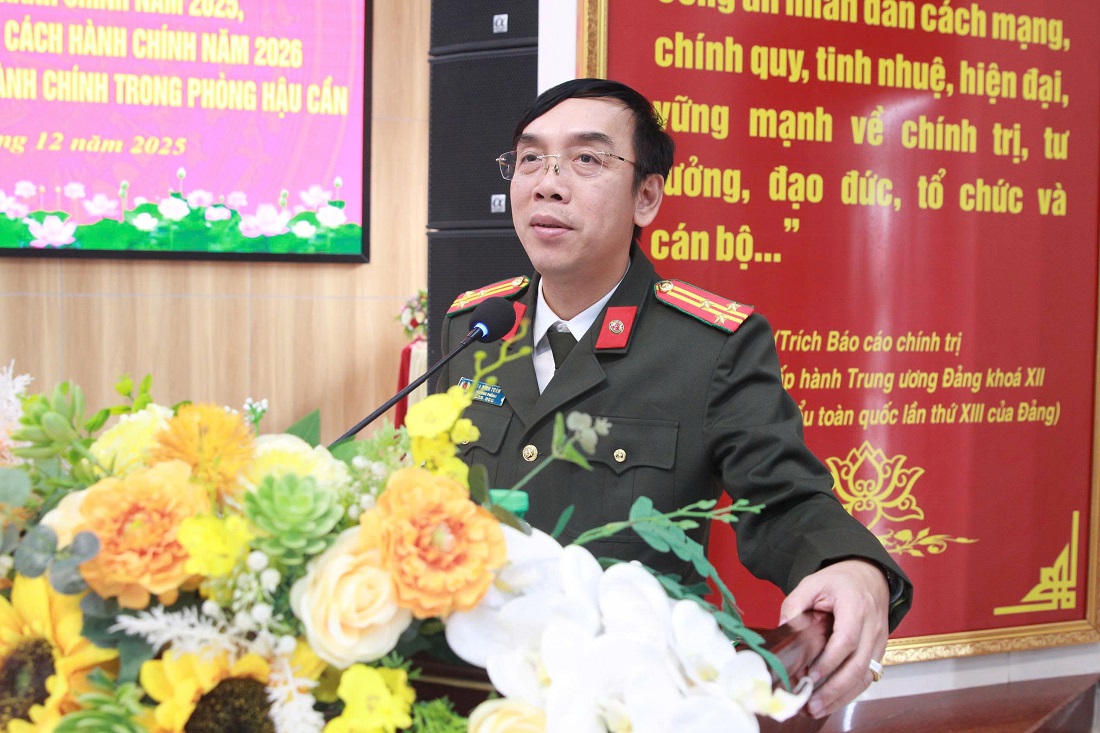 Đồng chí Thượng tá Tạ Đình Tuấn, Trưởng phòng Hậu cần phát biểu