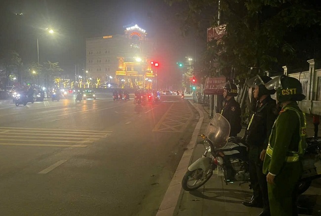 Cảnh sát cơ động được huy động để kịp thời xử lý các sự việc có thể phát sinh.
