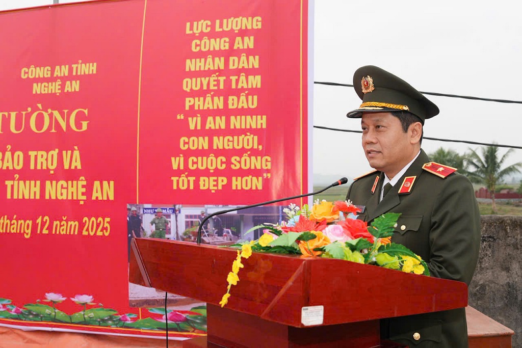 Đồng chí Thiếu tướng Nguyễn Hồng Nguyên, Phó Chánh Văn phòng Bộ Công an phát biểu