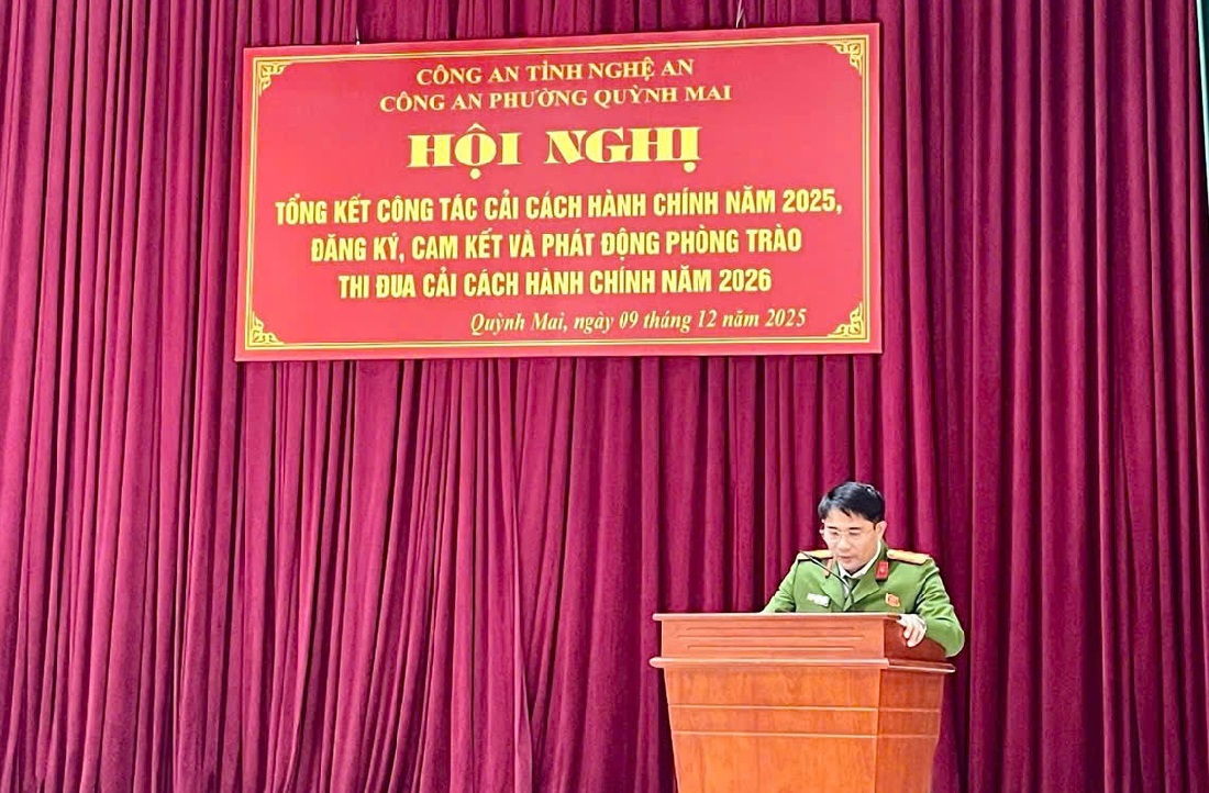 Đại diện Công an phường phát biểu