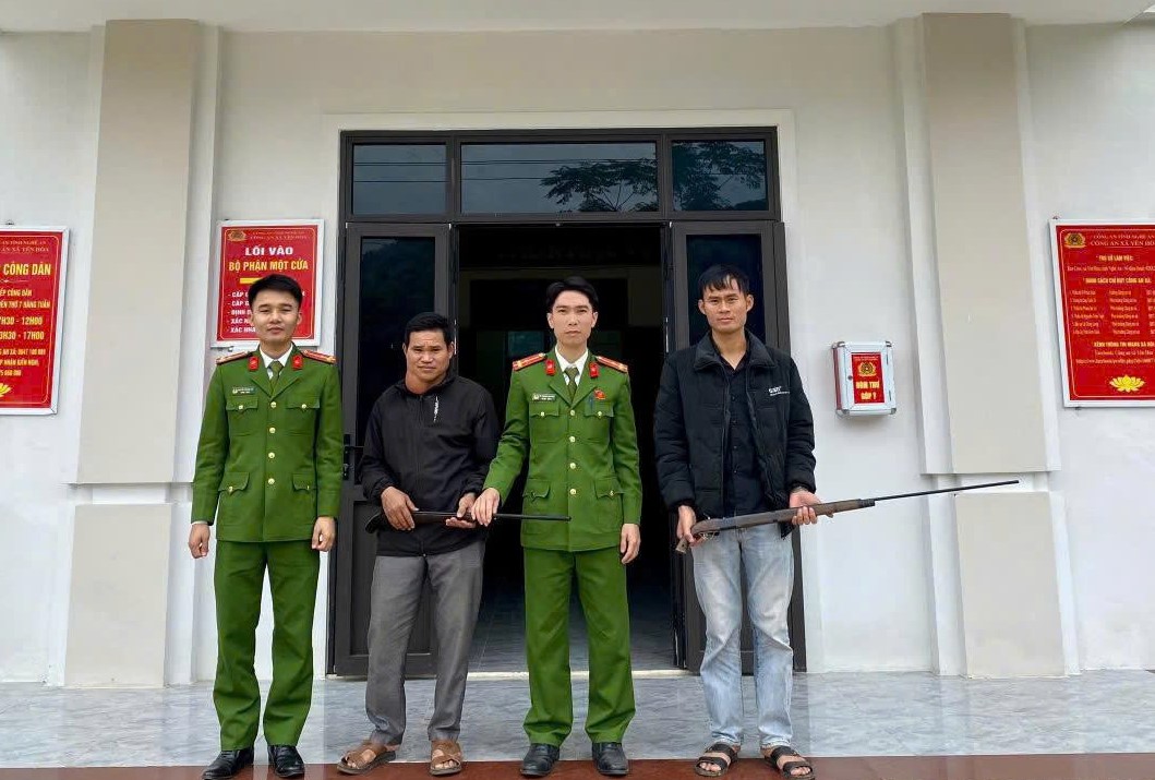 Công an xã Yên Hòa tiếp nhận, thu hồi súng tự chế do người dân tự nguyện giao nộp