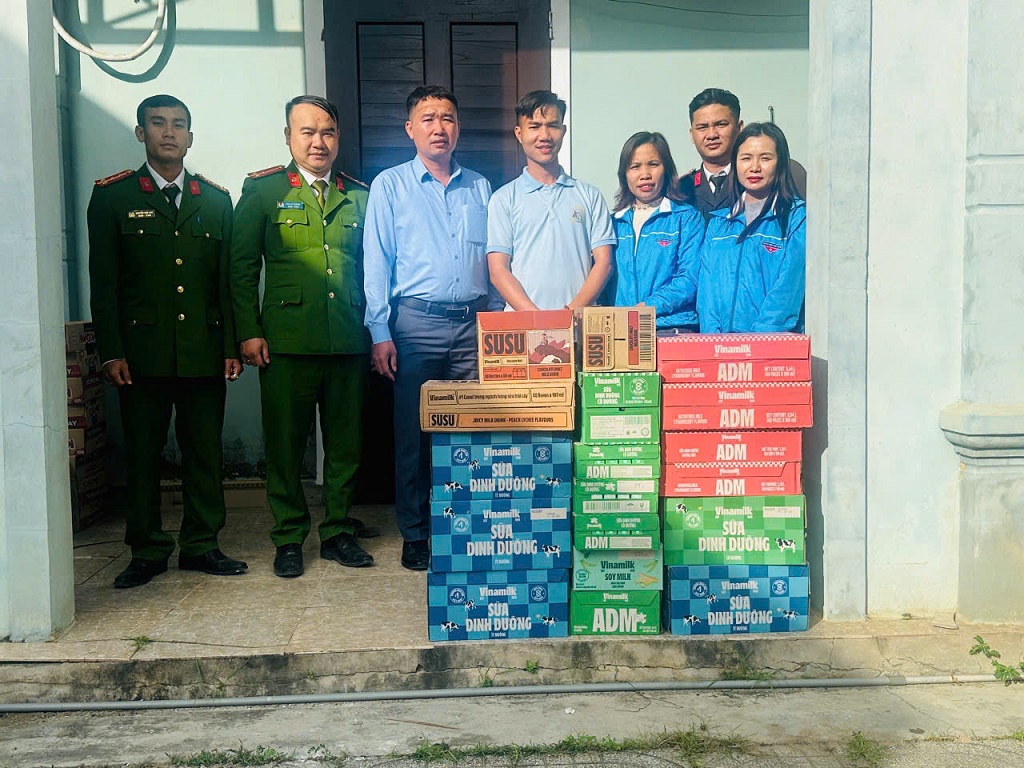 Những món quà trao đi, góp phàn mang đến một mùa Noel ấm áp cho mái ấm