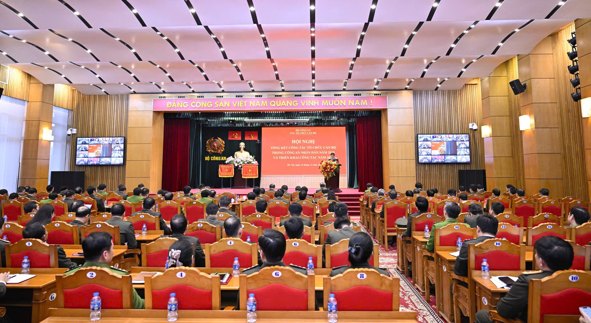 Toàn cảnh Hội nghị