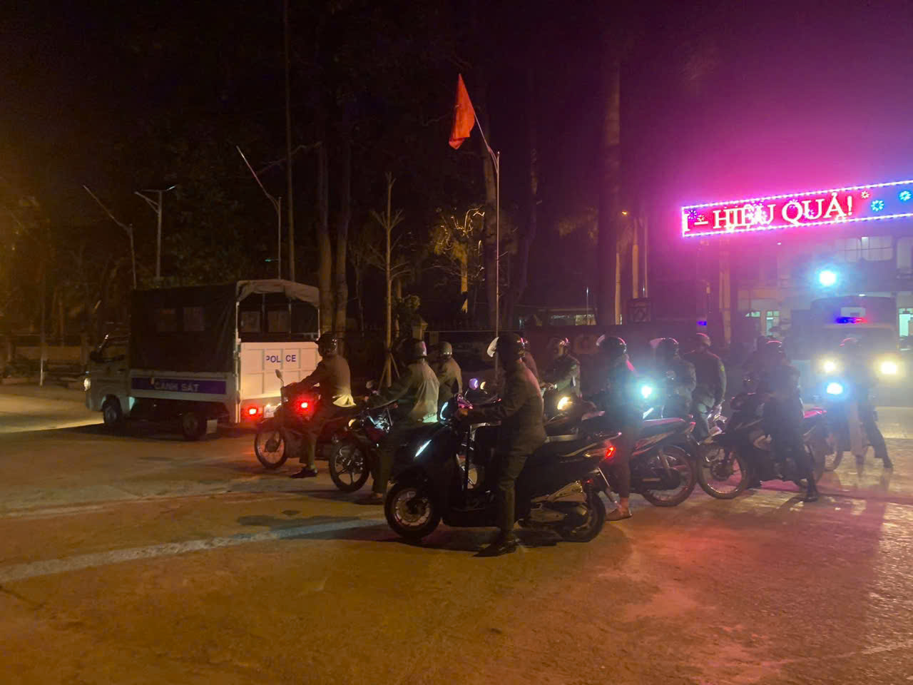 Công an xã Đông Hiếu tuần tra bảo đảm ANTT dịp Lễ Giáng sinh