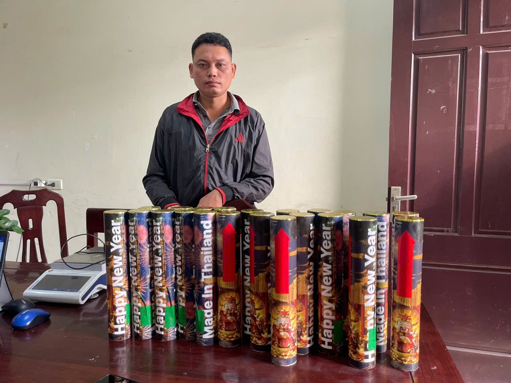 Đối tượng và tang vật tại cơ quan Công an