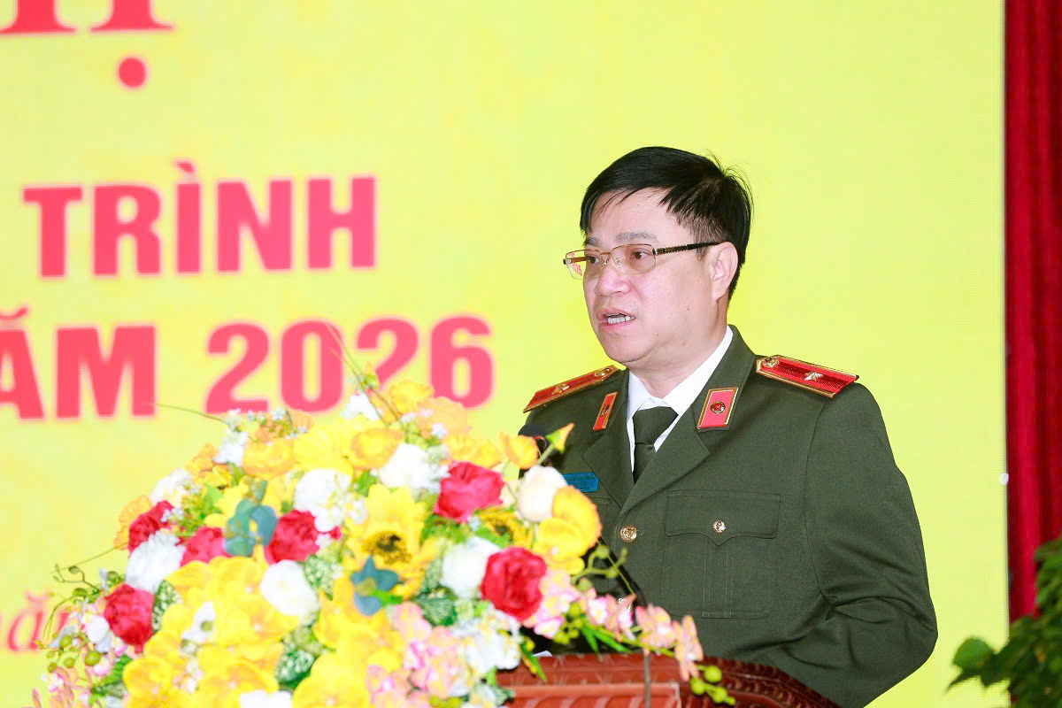 Thiếu tướng Đinh Việt Dũng, Ủy viên Ban Thường vụ Tỉnh ủy, Bí thư Đảng ủy, Giám đốc Công an tỉnh phát biểu chỉ đạo