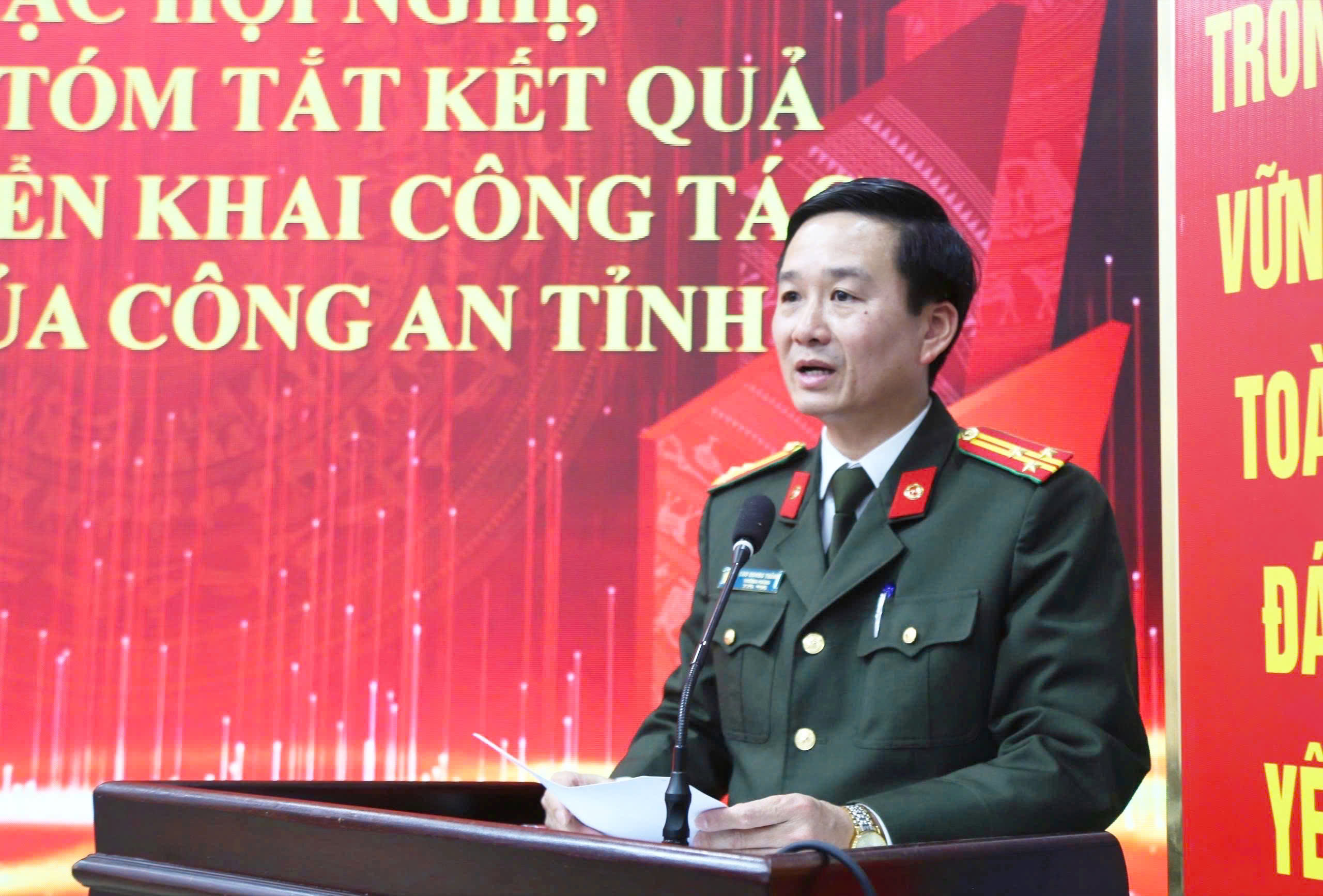 Đồng chí Thượng tá Chu Quang Thành, Thủ trưởng Cơ quan UBKT Đảng ủy Công an tỉnh phát biểu 