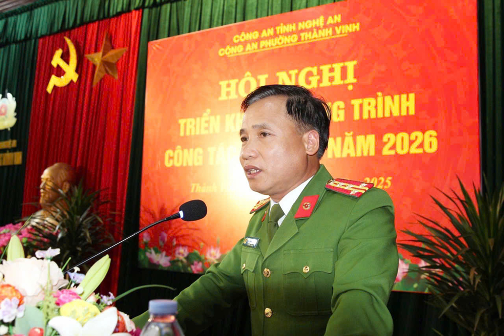 Đồng chí Đại tá Nguyễn Duy Thanh, Ủy viên Ban Thường vụ Đảng ủy, Phó Giám đốc Công an tỉnh phát biểu chỉ đạo tại Hội nghị