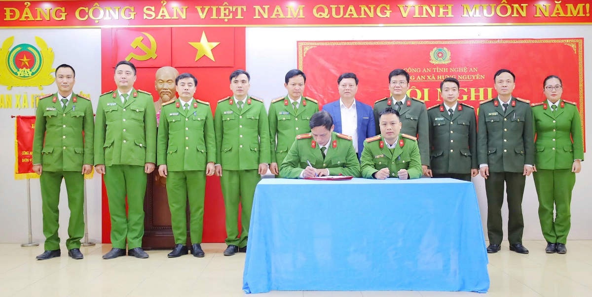 Công an xã ký cam kết thực hiện hiệu quả nhiệm vụ CCHC năm 2026