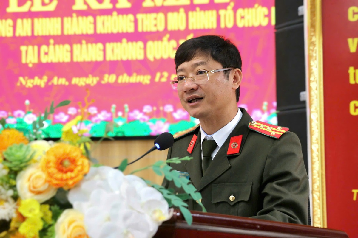 Đồng chí Đại tá Trần Ngọc Tuấn – Phó Giám đốc Công an tỉnh phát biểu chỉ đạo tại buổi lễ