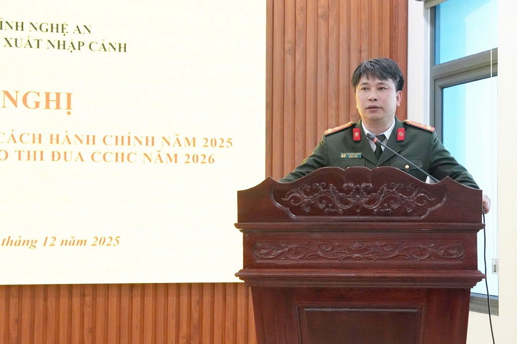 Thượng tá Vũ Trọng Cường, Trưởng phòng Quản lý xuất nhập cảnh phát biểu tại Hội nghị