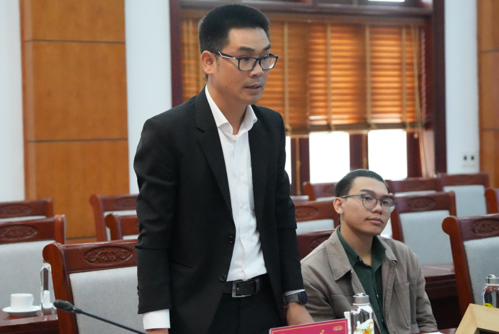 Đại biểu thảo luận