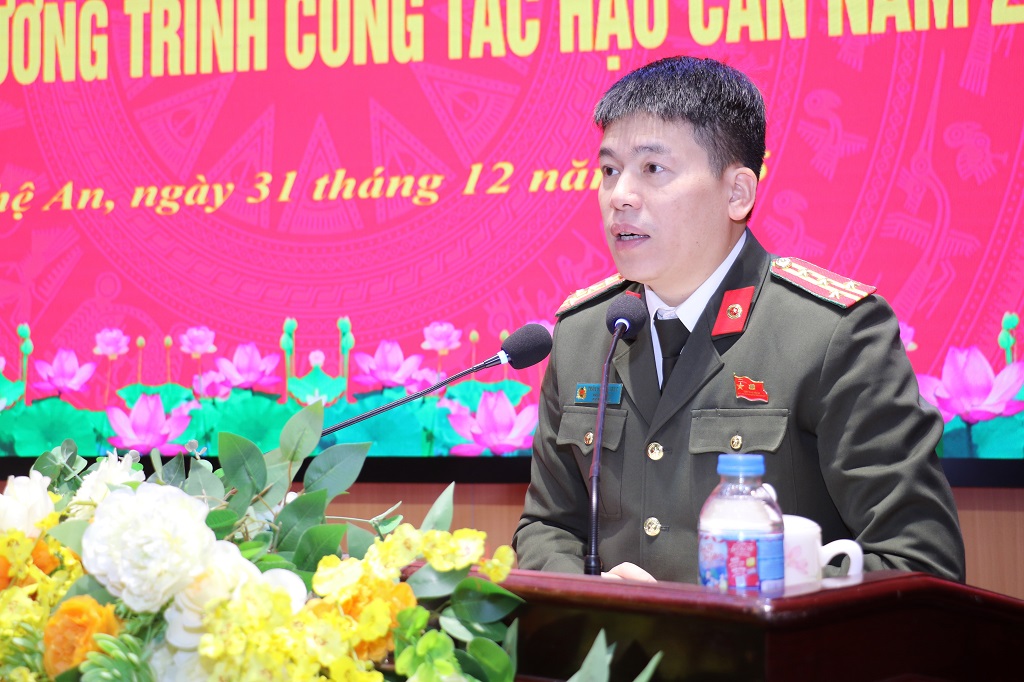 Đại tá Trần Hồng Quang - Phó Bí thư Đảng uỷ, Phó Giám đốc Công an tỉnh phát biểu chỉ đạo