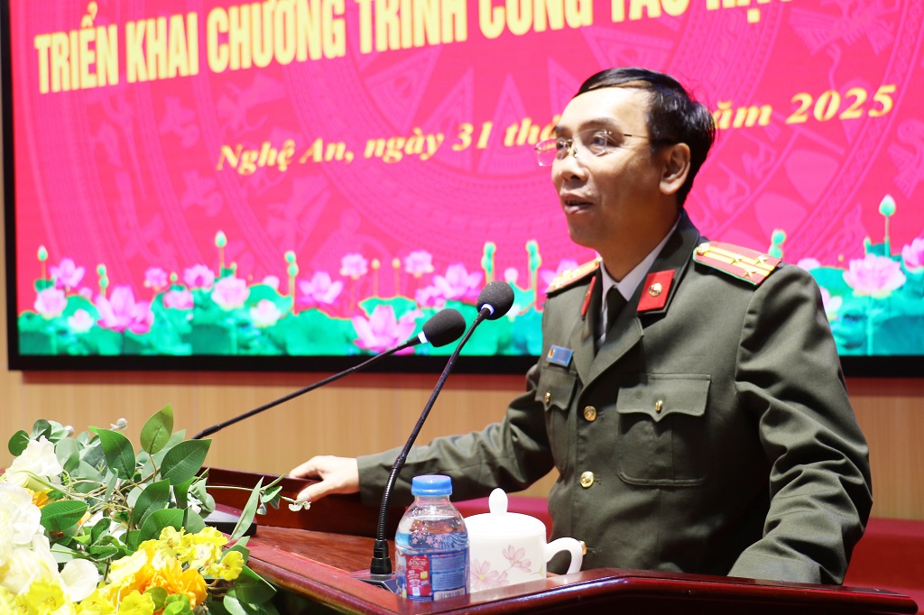 Thượng tá Tạ Đình Tuấn – Trưởng phòng Hậu cần phát biểu