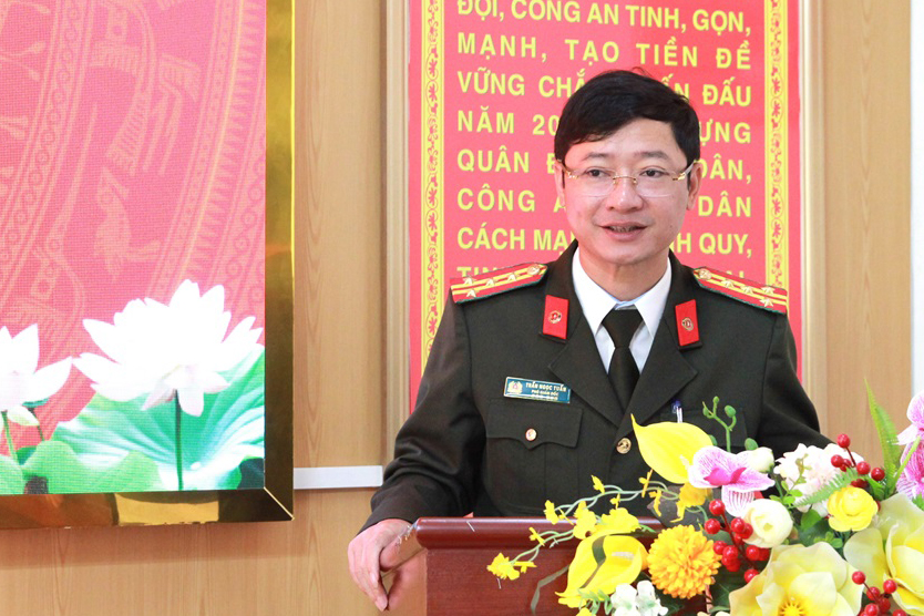 Đồng chí Đại tá Trần Ngọc Tuấn – Phó Giám đốc Công an tỉnh ghi nhận, đánh giá cao những kết quả Phòng An ninh chính trị nội bộ đạt được trong năm qua