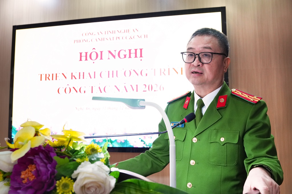 Đồng chí Đại tá Nguyễn Ngọc Thanh, Trưởng phòng PCCC & CNCH phát biểu tại Hội nghị 