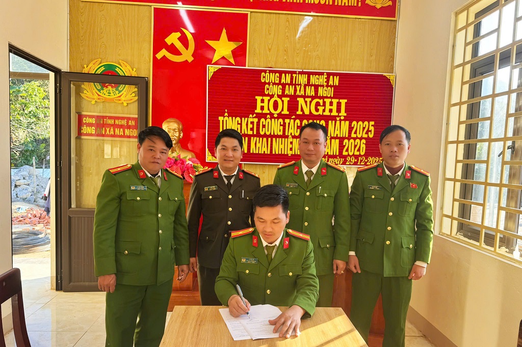 Công an xã Na Ngoi tổ chức Hội nghị tổng kết công tác CCHC năm 2025