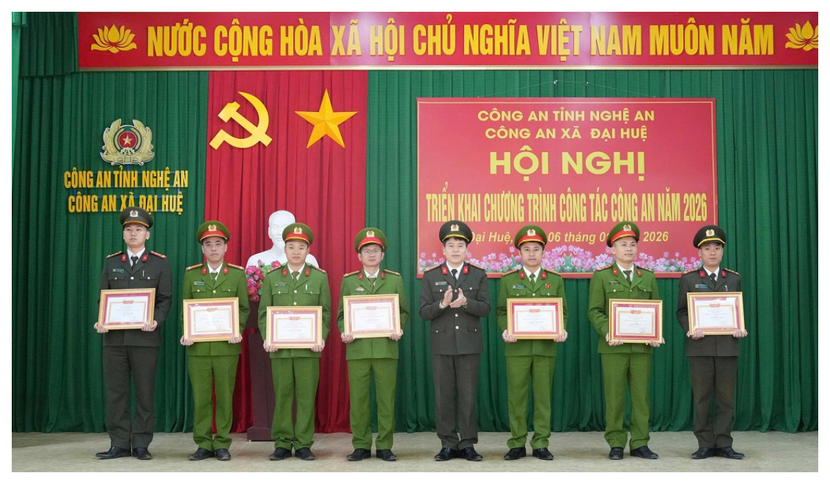 Bám cơ sở, giữ bình yên, vì Nhân dân phục vụ