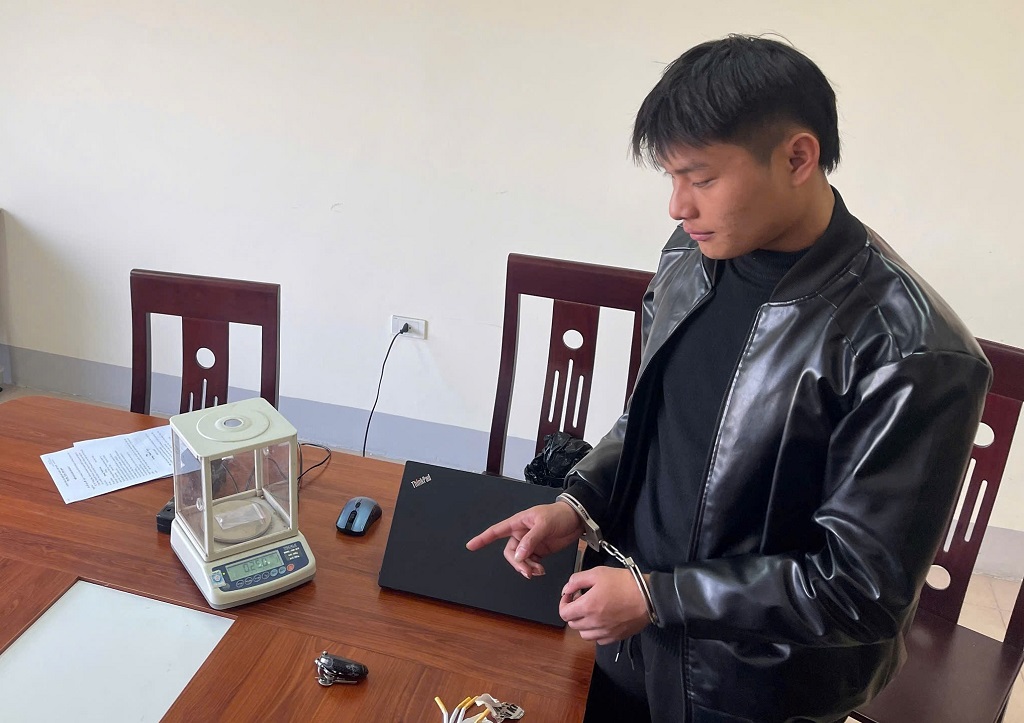 Công an xã Thiên Nhẫn bắt đối tượng tàng trữ trái phép chất ma túy