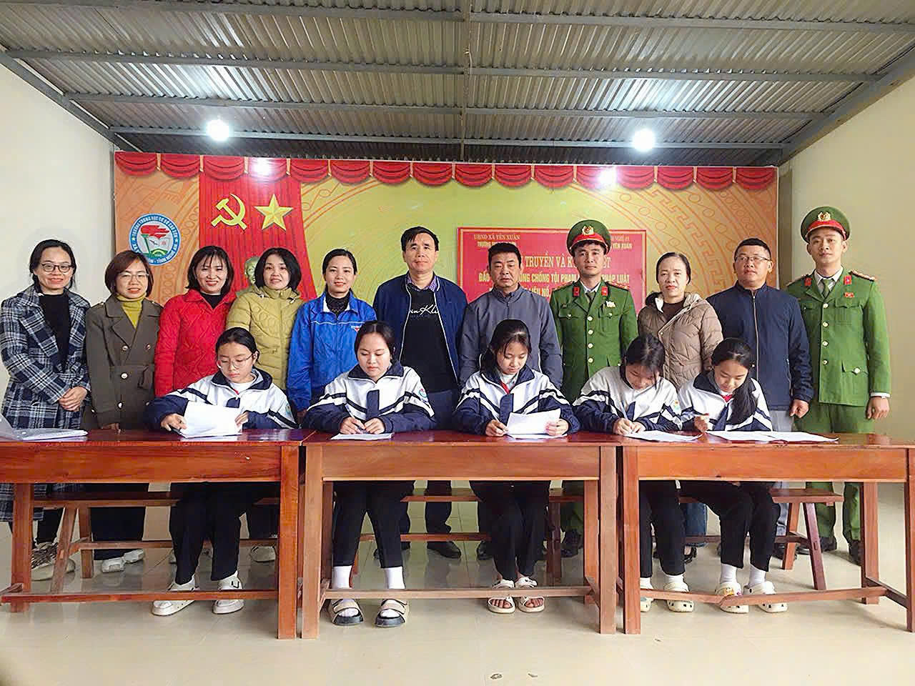Công an xã Yên Xuân tuyên truyền, phổ biến giáo dục pháp luật