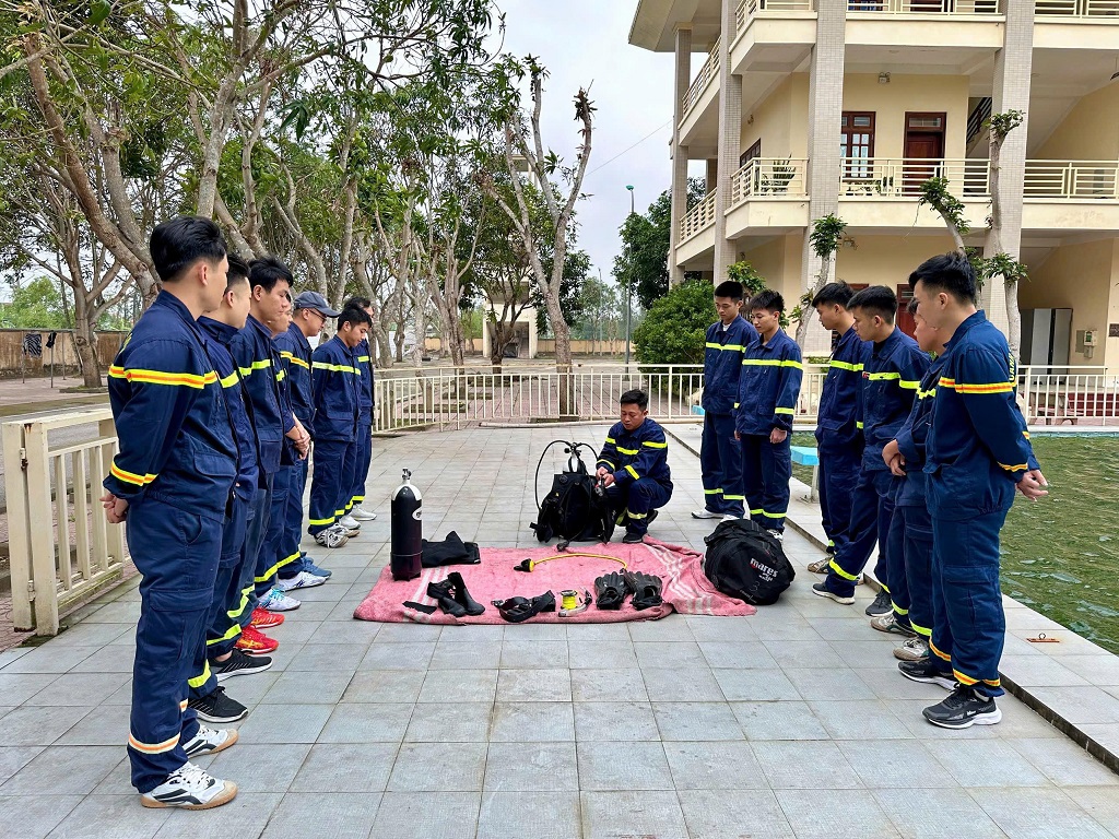 Phòng Cảnh sát PCCC và CNCH tổ chức huấn luyện lực lượng đặc biệt tinh nhuệ