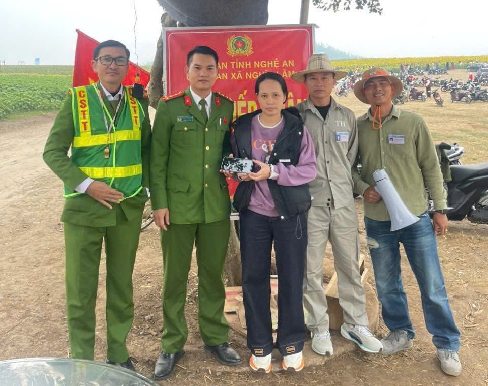 Công an xã Nghĩa Lâm nhanh chóng xác minh trả lại tài sản cho người đánh rơi