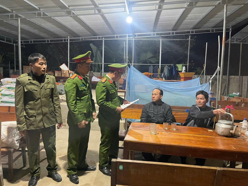 Công an xã Yên Hòa kiểm tra, rà soát cư trú trước thềm Đại hội