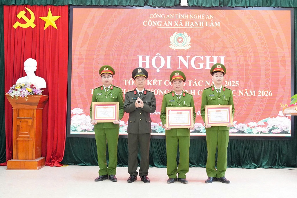 Tăng cường bám địa bàn, bảo đảm vững chắc an ninh biên giới