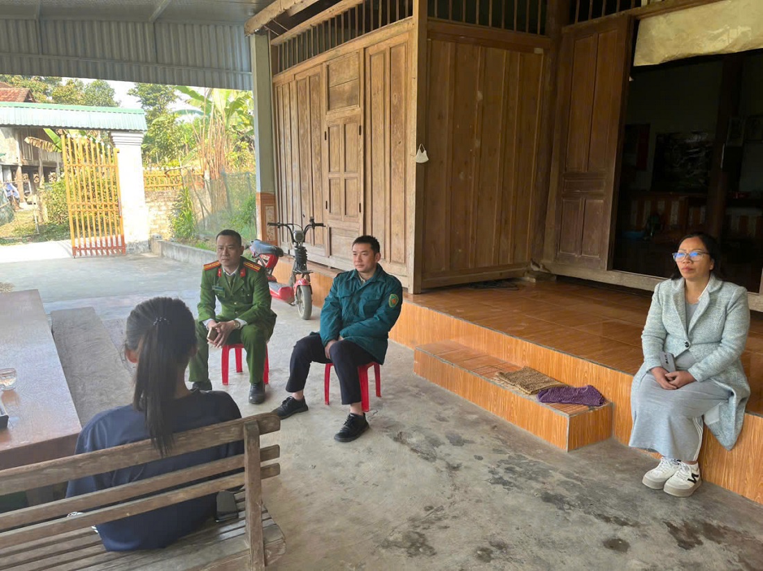 Công an xã Cam Phục chung tay 