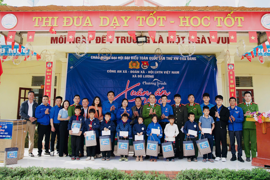 Công an xã Đô Lương tổ chức chương trình 