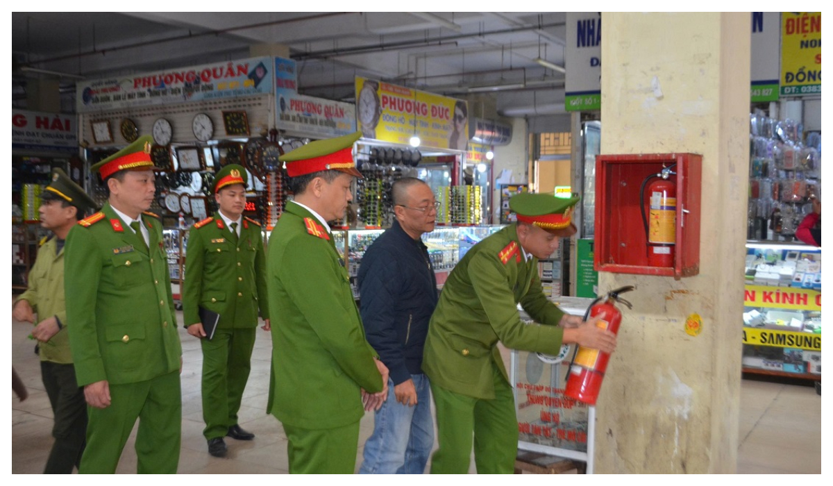 Công an Nghệ An bảo đảm không để xảy ra cháy, nổ trong dịp Đại hội Đảng và Tết Nguyên đán