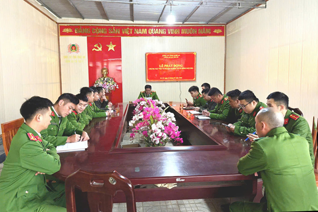 Công an xã Tri Lễ phát động ủng hộ 