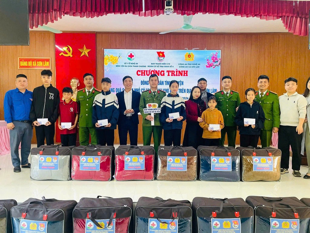 Công an xã Sơn Lâm tổ chức chương tình 