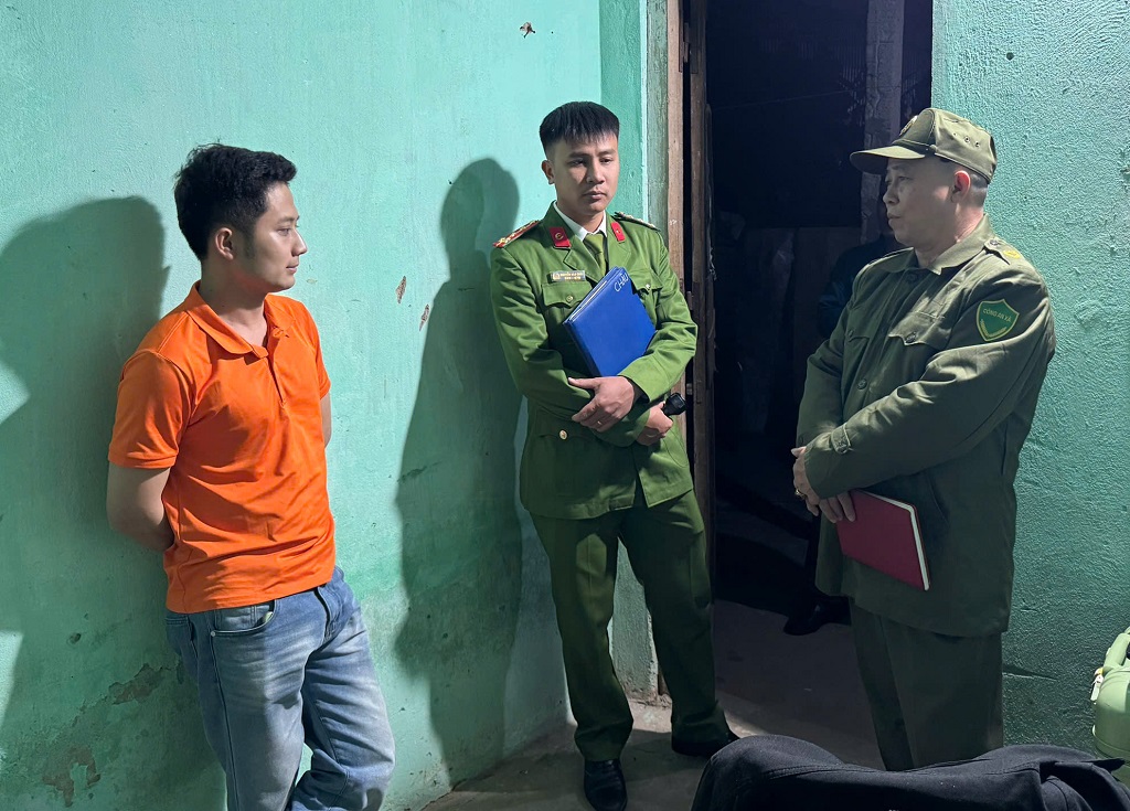 Kiểm tra cư trú tại hộ dân, cơ sở lưu trú và nhà trọ