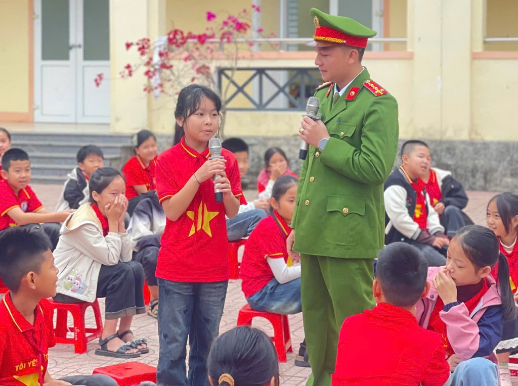 Phối hợp tổ chức tuyên truyền pháp luật về phòng chống pháo