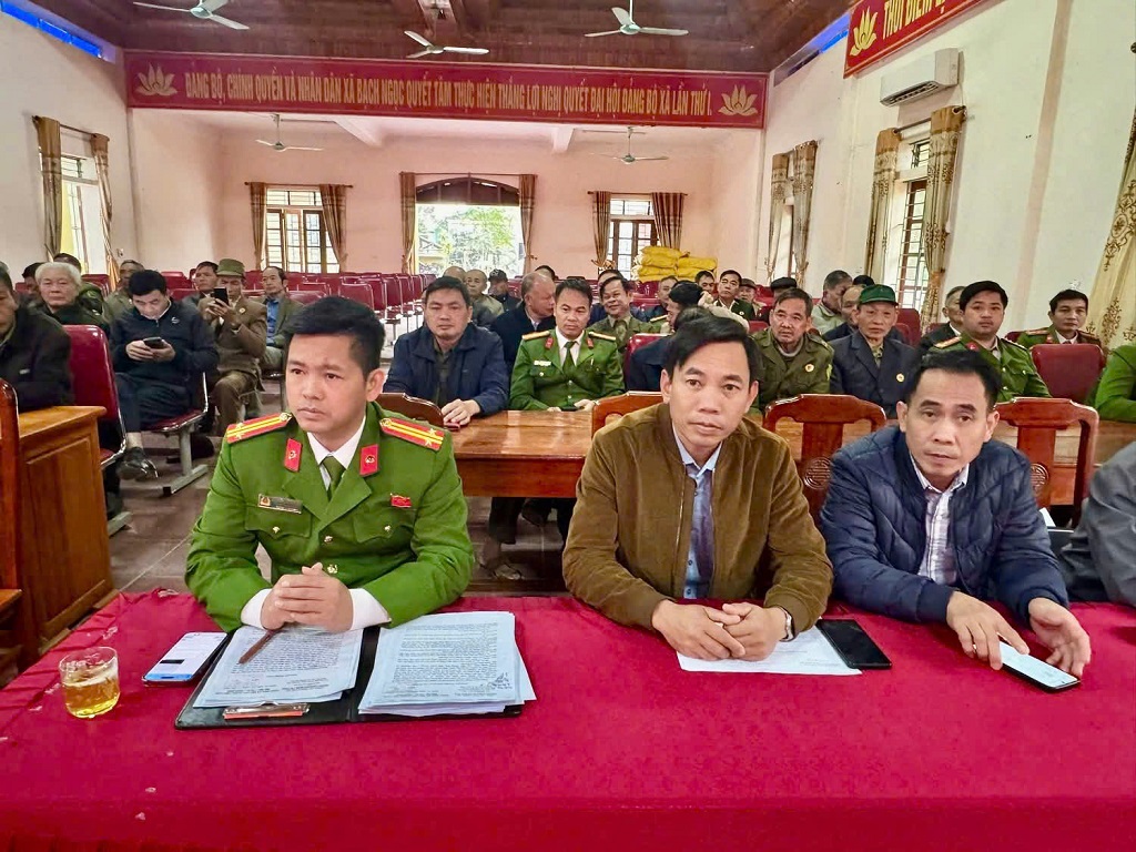 Đại biểu dự buổi lễ 