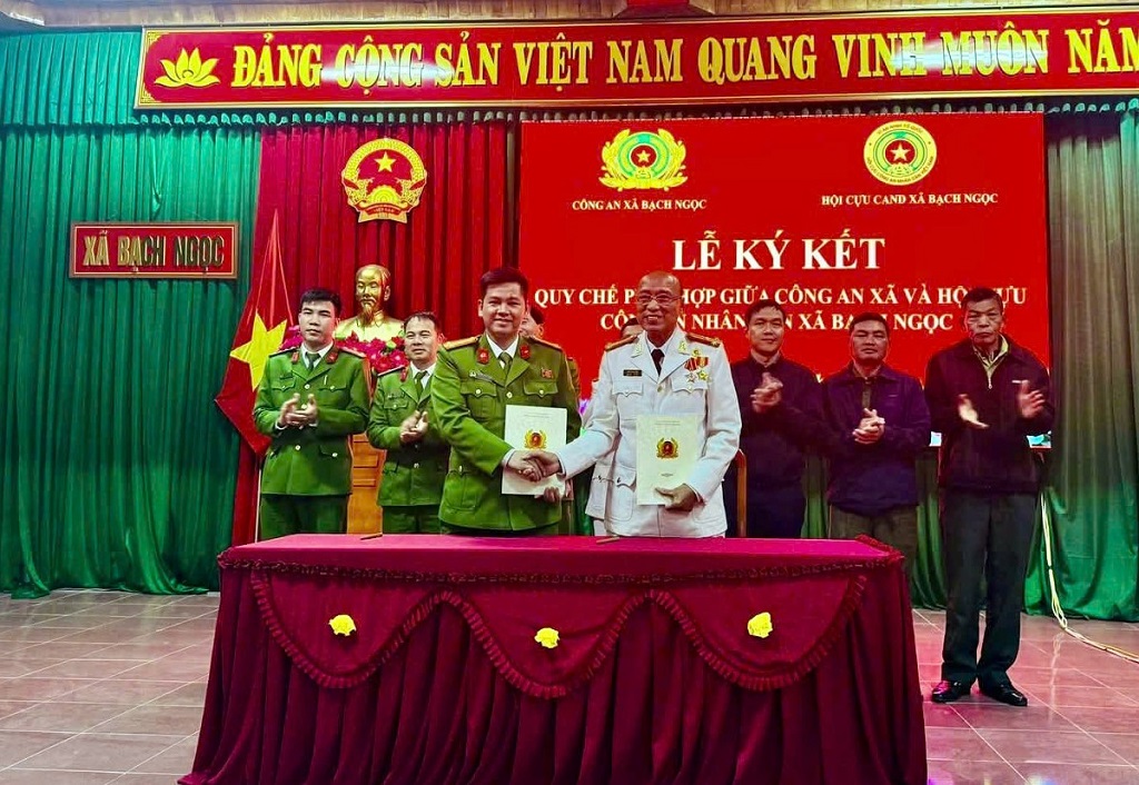 Công an xã và Hội Cựu CAND xã ký quy chế phối hợp