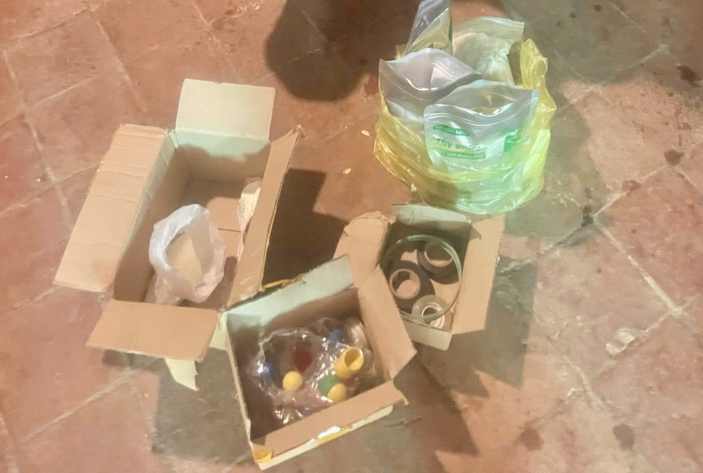 Các đối tượng cùng số tang vật tại Cơ quan Công an