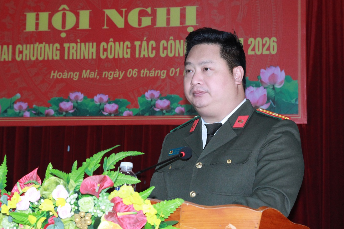 Đồng chí Thiếu tá Hồ Đăng Khoa, Trưởng Công an phường Hoàng Mai phát biểu