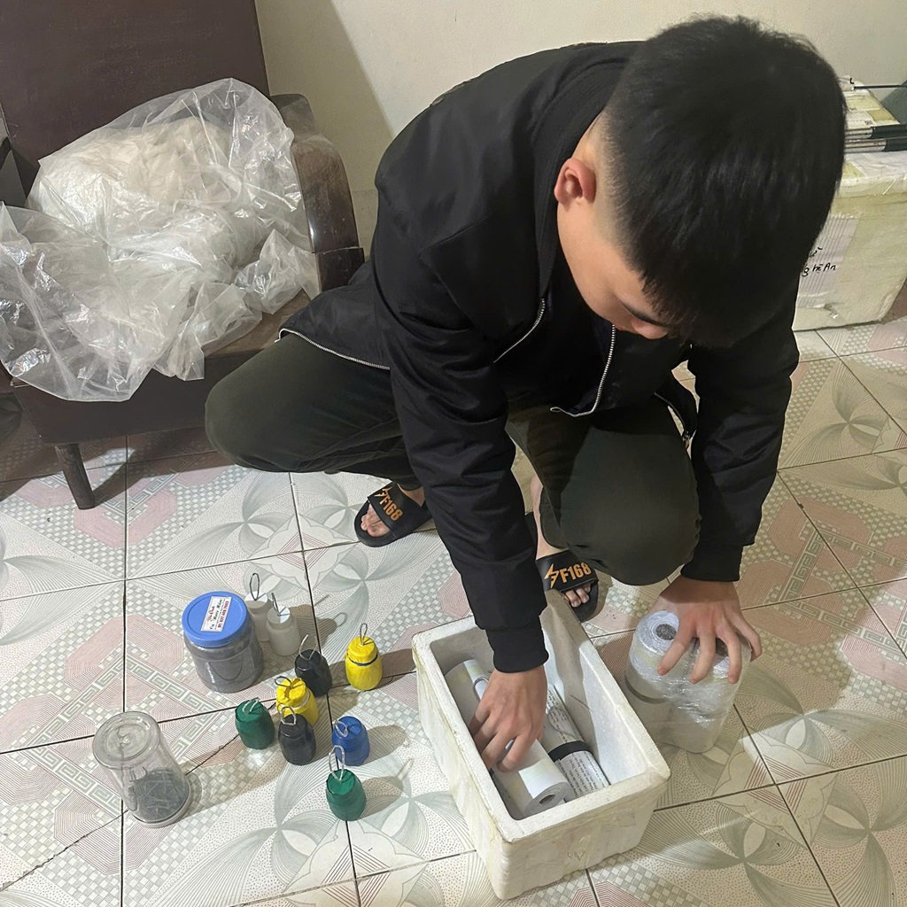 Công an xã Lam Thành thu giữ tiền chất dùng để chế tạo thuốc pháo nổ