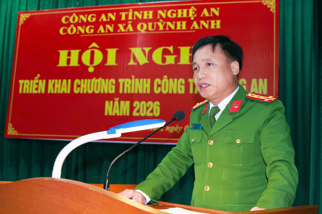 Đồng chí Đại tá Nguyễn Duy Thanh, Ủy viên Ban Thường vụ Đảng ủy, Phó Giám đốc Công an tỉnh phát biểu chỉ đạo tại Hội nghị